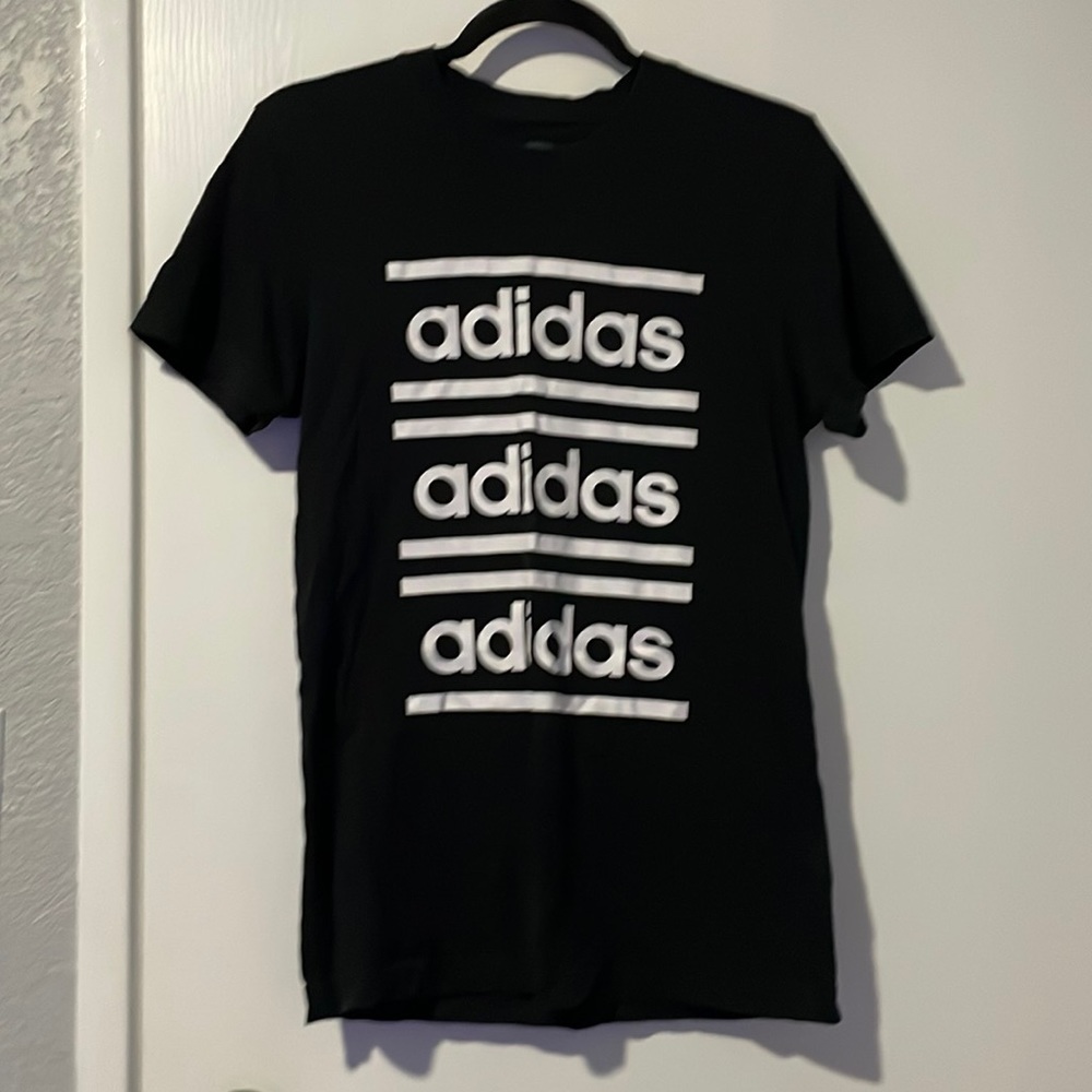 Adidas Tshirt black size small